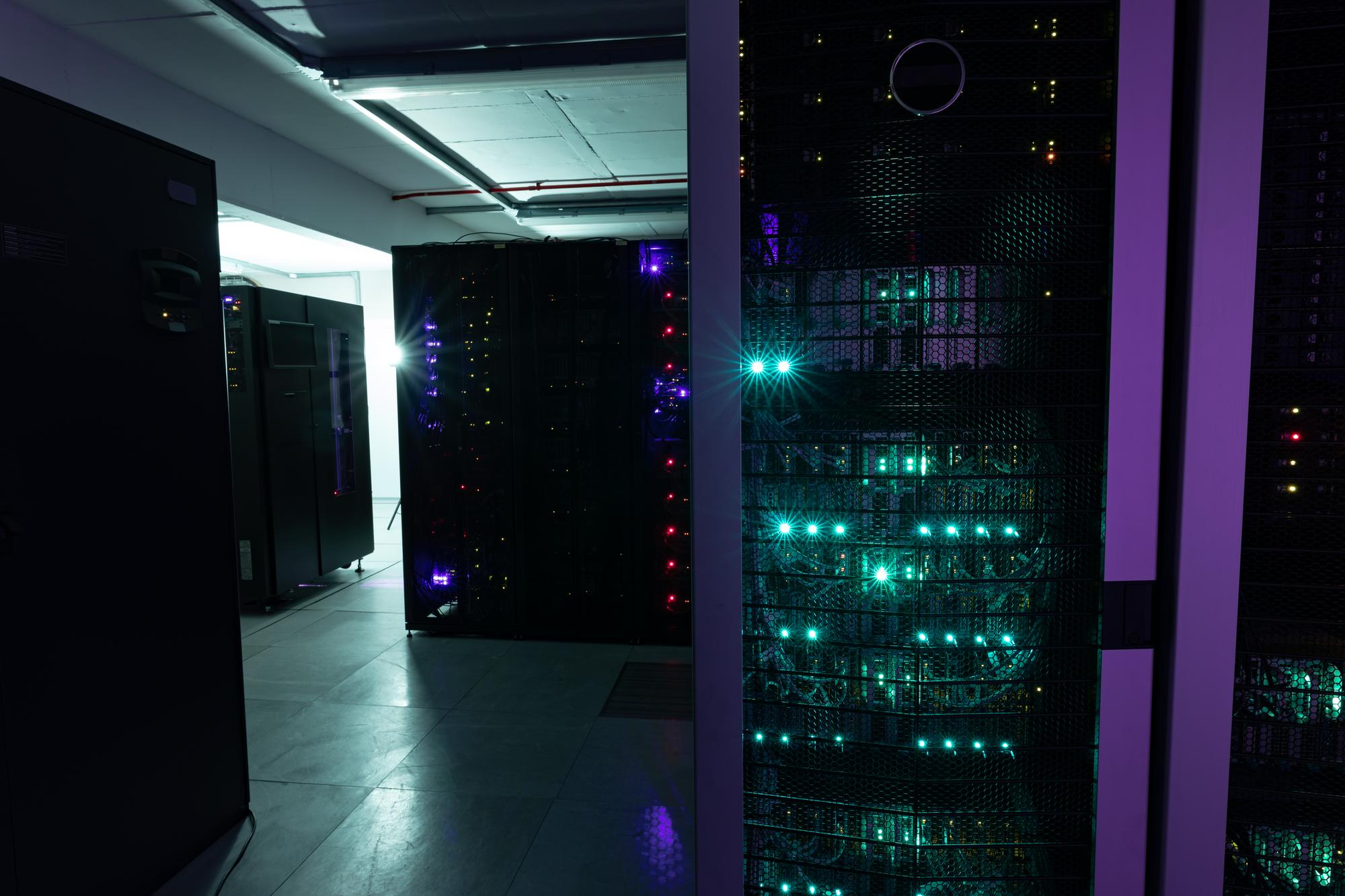 High-performance data centre servers supporting commissioning and technical project management services